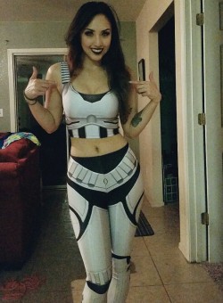 ninjapoptart:  My stormtrooper leggings and