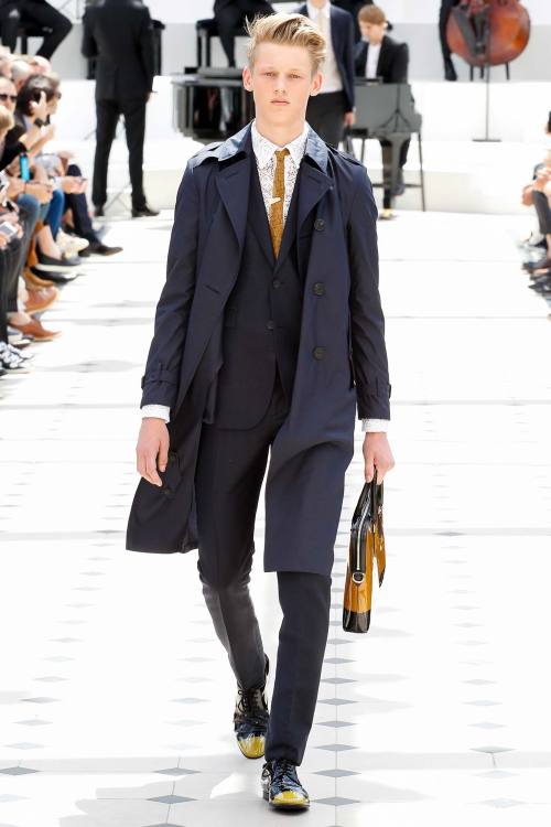 Ole Stirnberg for Burberry Prorsum SS 2016 menswear ph. Marcus Tondo 