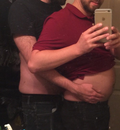 gaininggeeks:  A friend sponsored our meal and we ate way too much at Cheesecake Factory. We were about to explode.   3 loaves of bread 1 appetizer  2 meals 1 giant dessert.