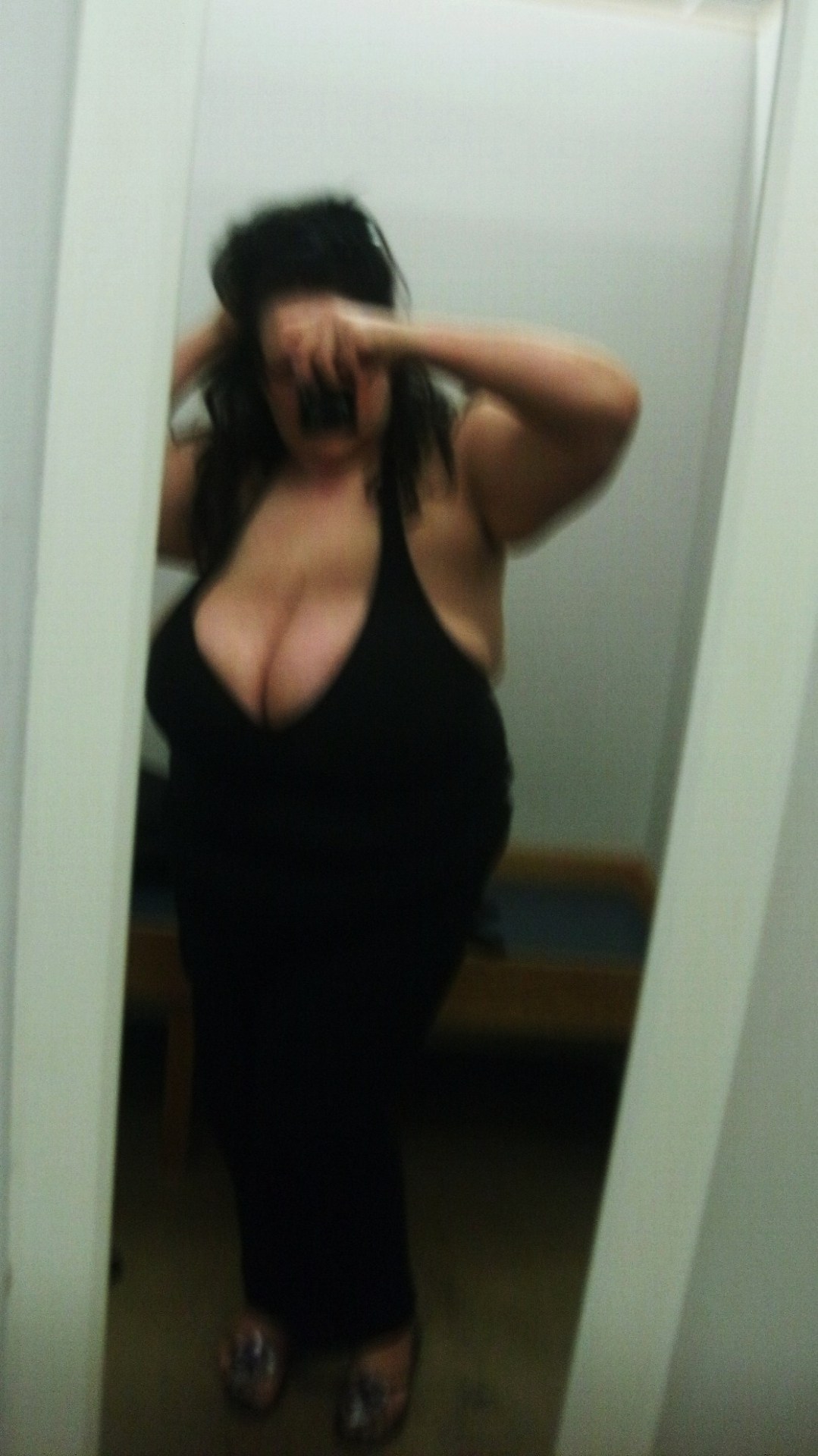 heavyandhanging:  46ll:  undressingindressing room  just perfect
