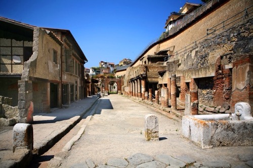 musings-of-a-philhellene: Take me back to Herculaneum