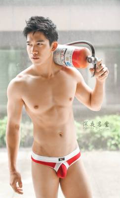 hunkxtwink:  Justin Hsieh PhotographyHunkxtwink - More in my archive