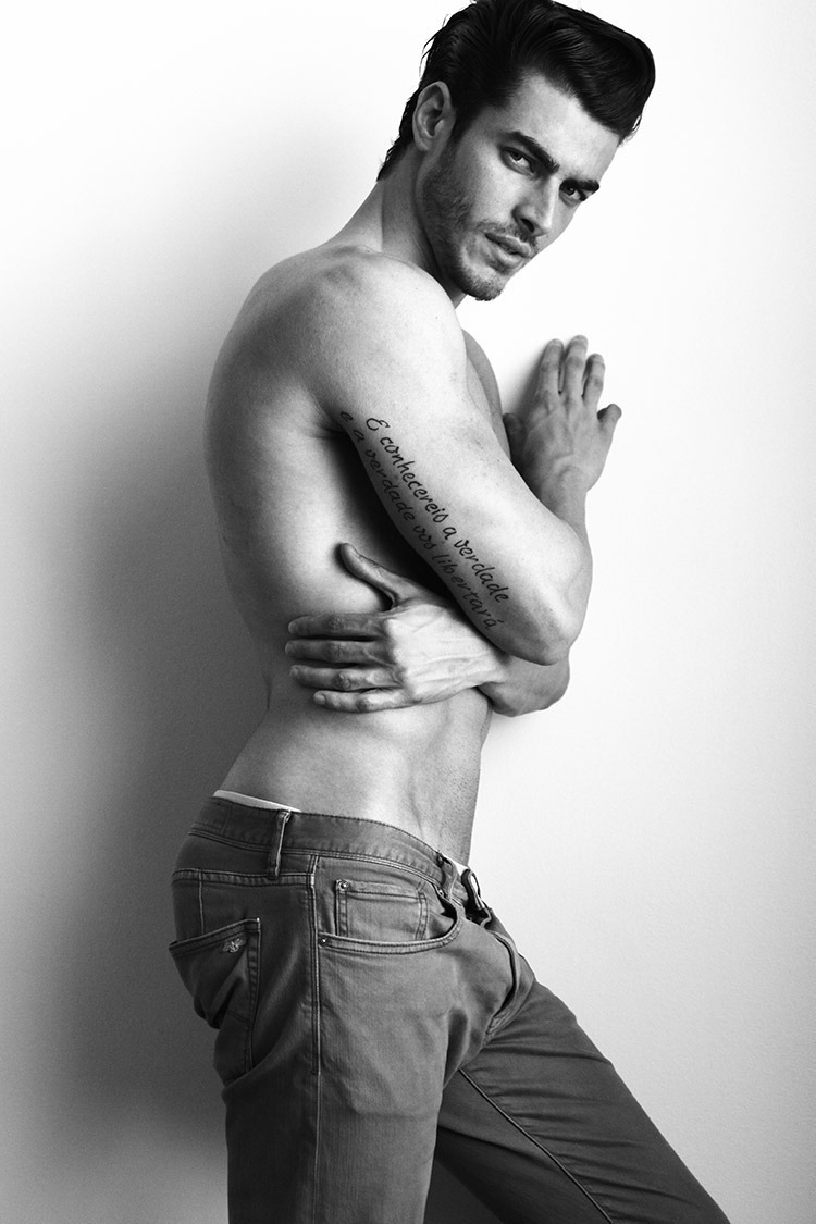 aussieguy696969:  mansexfashion:   Photographer: Anthony Deeying Model: Gui Fredizzi