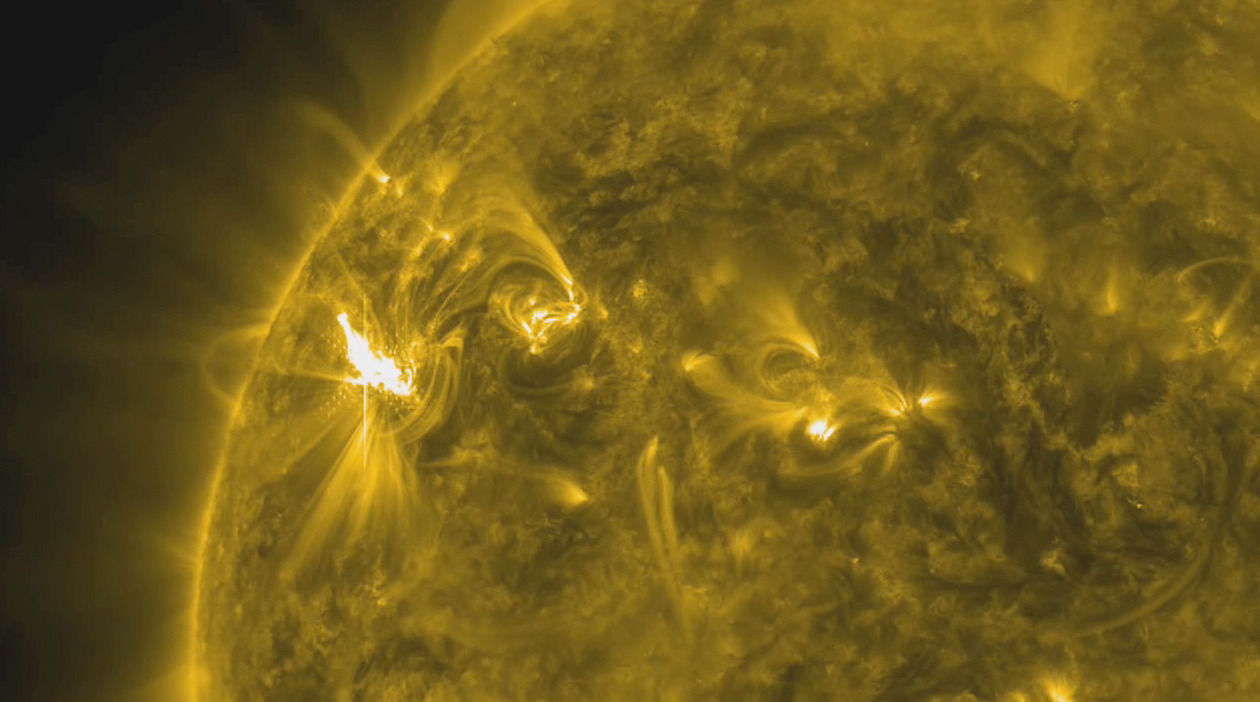 skynewsoffair:  The sun emitted a mid-level solar flare, peaking at 6:49 p.m. on