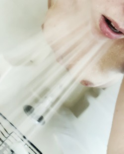 feistylittleleopard: First time submitting for Shower Scenery Sunday 💦 Hope you all enjoy! I know I did 😉http://jacktomywife.tumblr.com  How could we not? You’re stunning. Mmmm those lips 😍😍💋 Happy Shower Scenery Sunday 💦💦💦