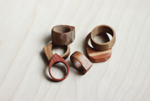 These simple wood rings from The Merry Thought are fabulous! While I don’t personally have the tools to make these on my own (and you may not either) I love the idea and execution. Will be keeping this one for a “someday project”!