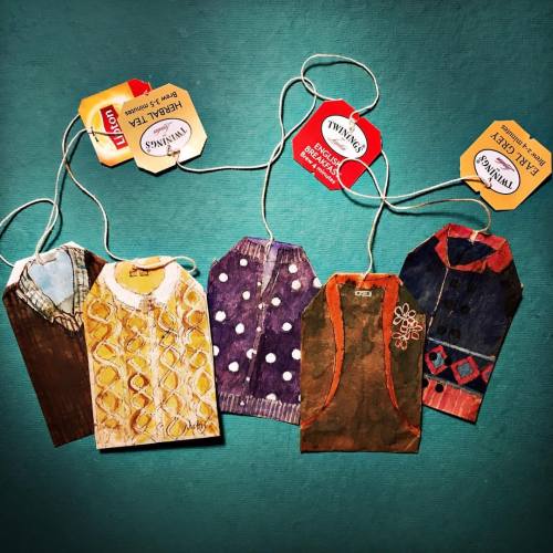 Winter clearance #sweaterweather #endofseasonsale #recycledart #teabag #tea #fashionista #painting