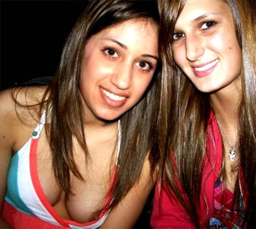 More nip slips and pussy slips pics at http://pussyslip.tumblr.com/