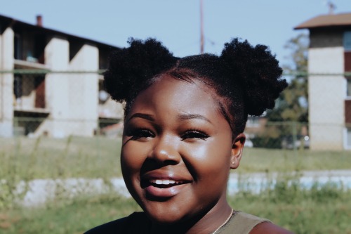 blackfashion:  I forgot what her name was. I had just met her and we spent like a good 10 minutes with friends but she and I barely talked. She looked too beautiful to not photograph. She is such a beauty🍫🍫✨✨