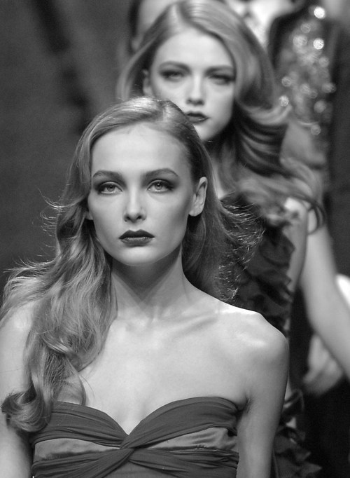 noirvogue:  likeakloss:  Snejana Onopka  +Vlada &lt;3 