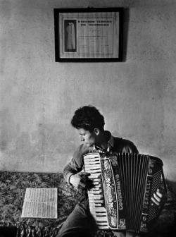  David Seymour ITALY. Umbria. 1951.  He is