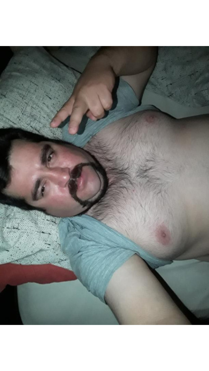 gorditopeludomxl:maduró chileno kokeandres intercambiamos fotos Dios que rico cabron