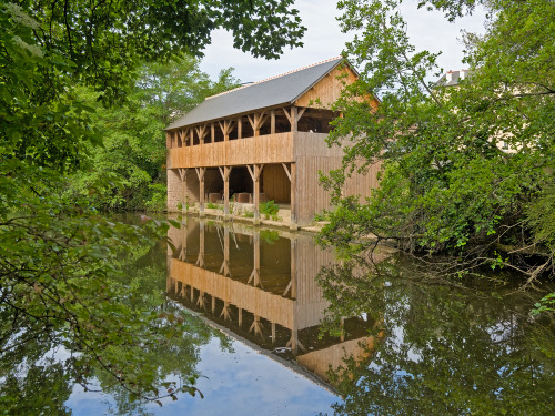 A morning walk along l'Ill river in Rennes