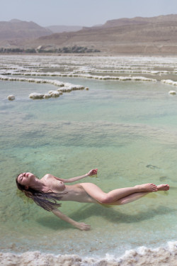 natureandnudity:  nicenudephotos:  At the Dead Sea by VictorZamanski from http://ift.tt/18qWCVk  Nature &amp; Nudity…as it should be. Go bare, share &amp; visit the archives. 