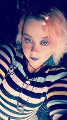 suicideangelkitten:  Here’s a million selfies