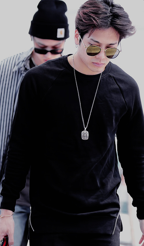 kaimisutra - Jackson Wang airport fashion lockscreens requested