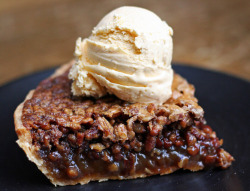 im-horngry:  Pecan Pie - As Requested!