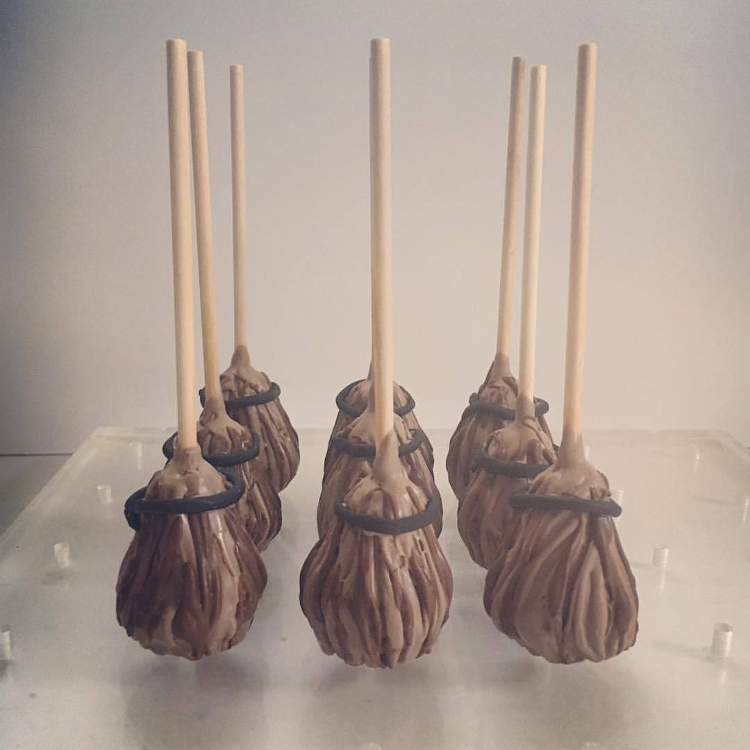 Cake Magic broomsticks 🧹 made for Harry Potter party...