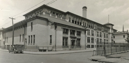 Born in 1876 to the formerly enslaved William A. Porter and school teacher Edlinda Davis Porter, Jen