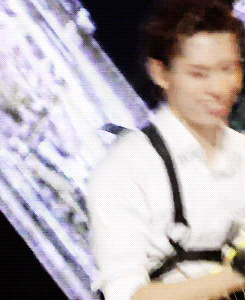 taenggyu:  A happy dino with his trophy o(≧▽≦)o 