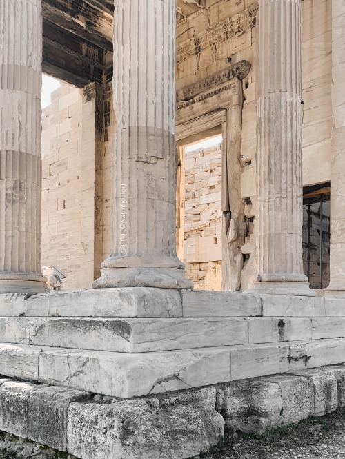 warmhealer:Erechtheion and Propylaea, Acropolis, Athens ✨@warmhealer