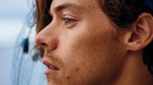 louisandthedagger:Harry Styles x Rolling Stone Magazine: CLOSE-UP