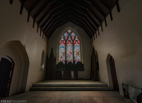 abandonedandurbex:St Asbestos Holy Church, Abandoned in Ontario Canada 1136 × 755Source: http