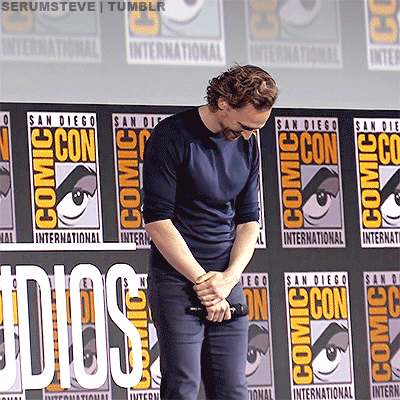 serumsteve:Tom Hiddleston’s reaction to the crowd chanting “Loki” at SDCC (2019) 