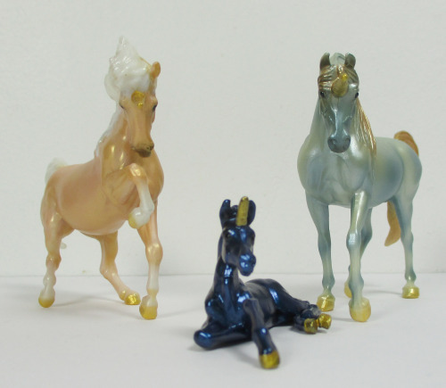 It’s Toy Time Tuesday!With…Breyer Stablemates Unicorn Foal Surprise Celestial Family!With the