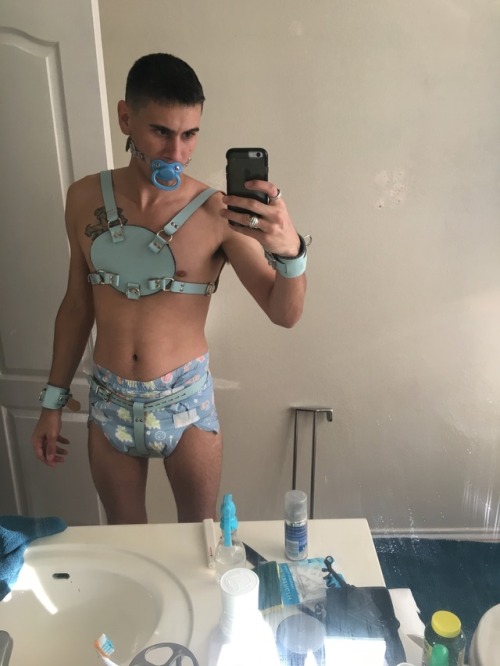 pup-nuzzy: thepaddedprofessional:  here4cuddles:  Was going to wait to reveal this till I had a full photo set but I can’t resist!  This is awesome, hot, and cute all at the same time…abdl trifecta  Love the paci gag :3 