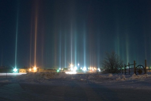 nubbsgalore:   atmospheric light pillars adult photos