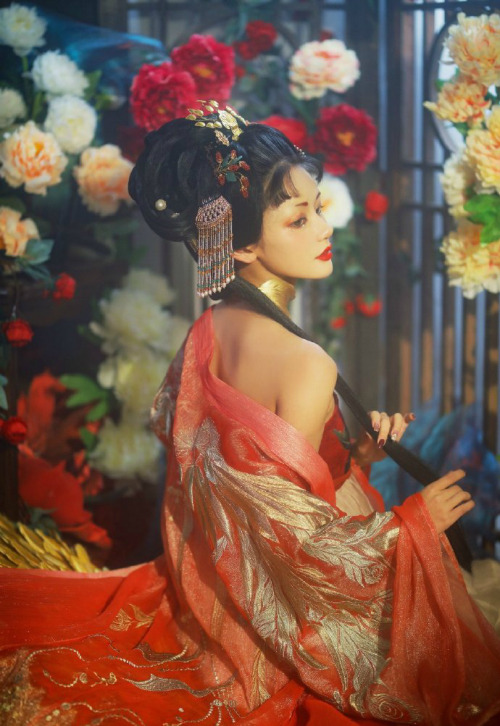 hanfugallery:chinese hanfu in Tang Dynasty style by 子颂东方美学游园惊梦