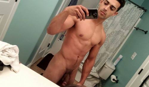 boricuasdesnudos:  boricuasdesnudos:  Boricua/Americano Nose mucho de el, solo que esta bastante rico  De los nuestro 😋