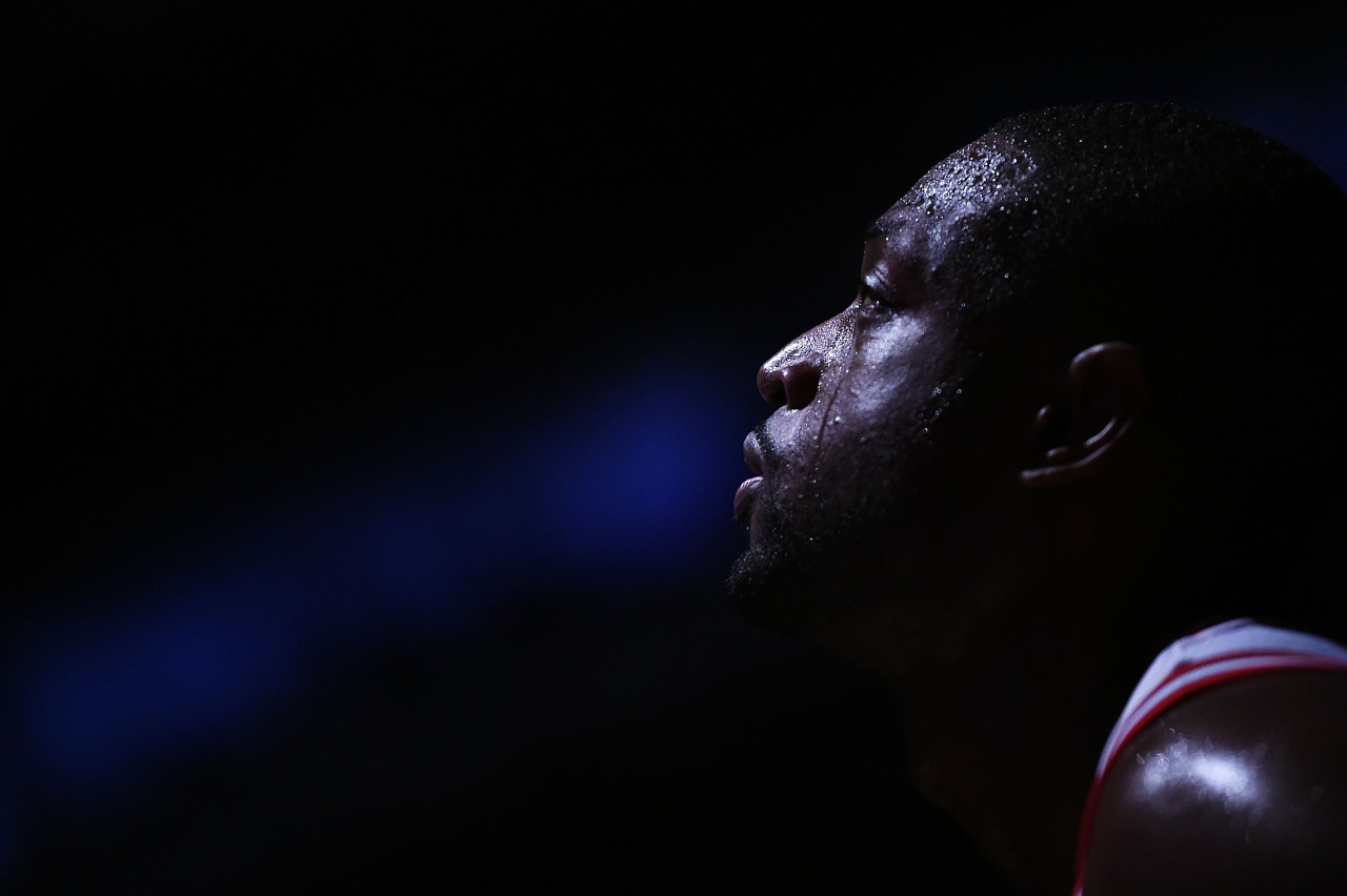 CHICAGO, IL - OCTOBER 27: Dwyane Wade #3 of the Chicago Bulls looks to the scoreboard during the first half of a game against the Boston Celtics at the United Center on October 27, 2016 in Chicago, Illinois. NOTE TO USER: User expressly acknowledges...