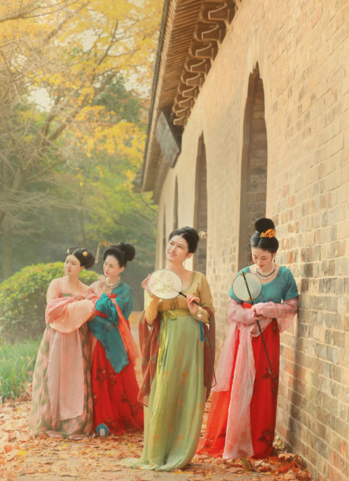 Traditional Chinese hanfu by 摄影师蝈蝈小姐