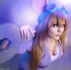hotcosplaychicks:  Chip and Dale - Gadget