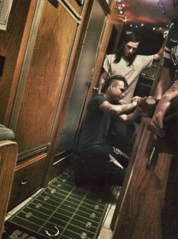 balz-probably-hates-you:  downdowndownshefell:  balz-probably-hates-you:remember when miw locked themselves out of their own bathroom Who is creeping in the corner there?  I believe that’s Allie