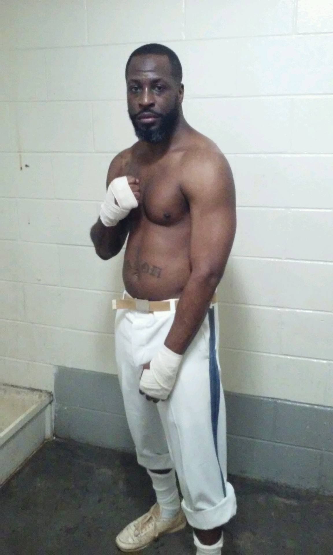 black411blog:  ilovebbcs:He is so sweet! All top been down 21 years why do i find