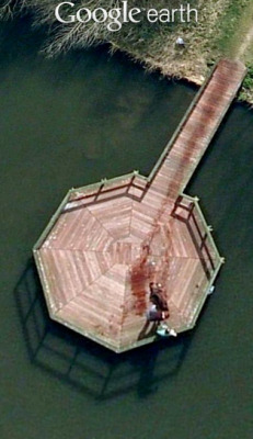 ma-drug-ada:  This is legit, if you go to google earth and type in the coordinates 52.376552, 5.198303 and zoom in it’s a man dragging a dead body to a lake omfg 