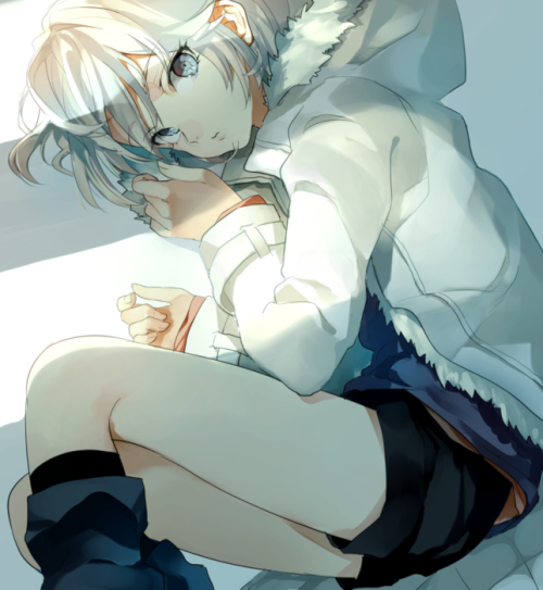 sokak:  1girl, anastasia (idolmaster), coat, fetal position, fur trim, hood, idolmaster, idolmaster cinderella girls, lying, on side, onbr, open clothes, open coat, parka, short hair, shorts, silver eyes, silver hair, solo - Danbooru