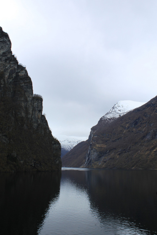 djupaskogar:nichvlas:Fjord (by b.alexandra)•Nature, hiking, wilderness, spiritual, calm•