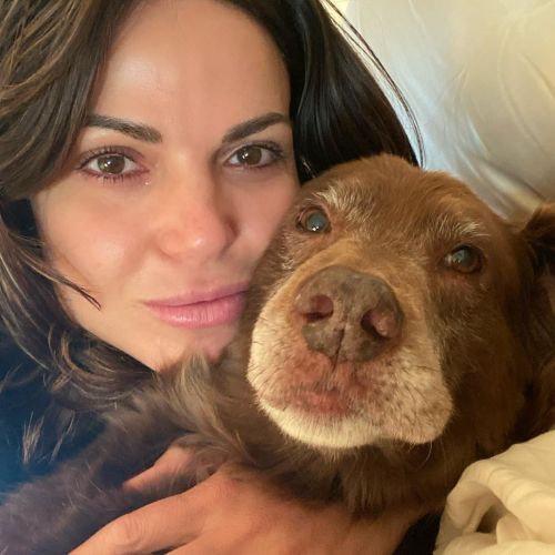 i-was-always-the-queen: lparrilla Morning cuddles ❤️ (x)