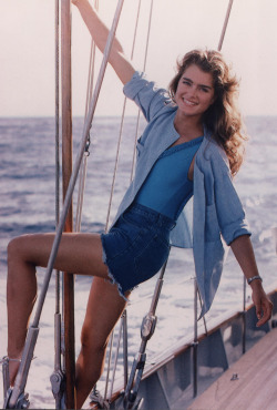 80s-90s-supermodels:  Brooke Shields, mid