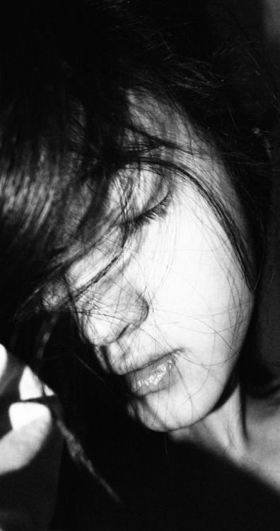 lvmaofu: 我起誓，主人的命令我永远服从，从今日开始我名义上的妻子和我没有任何关系，主人对她有完全地支配权，她完全从属于主人。而我，就是主人的一条忠犬。