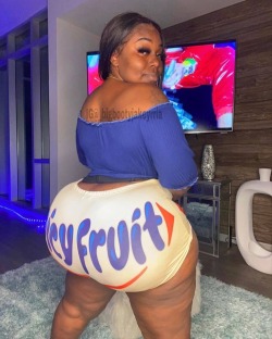 XXX she2damnthick:Wow that’s a lot of booty photo