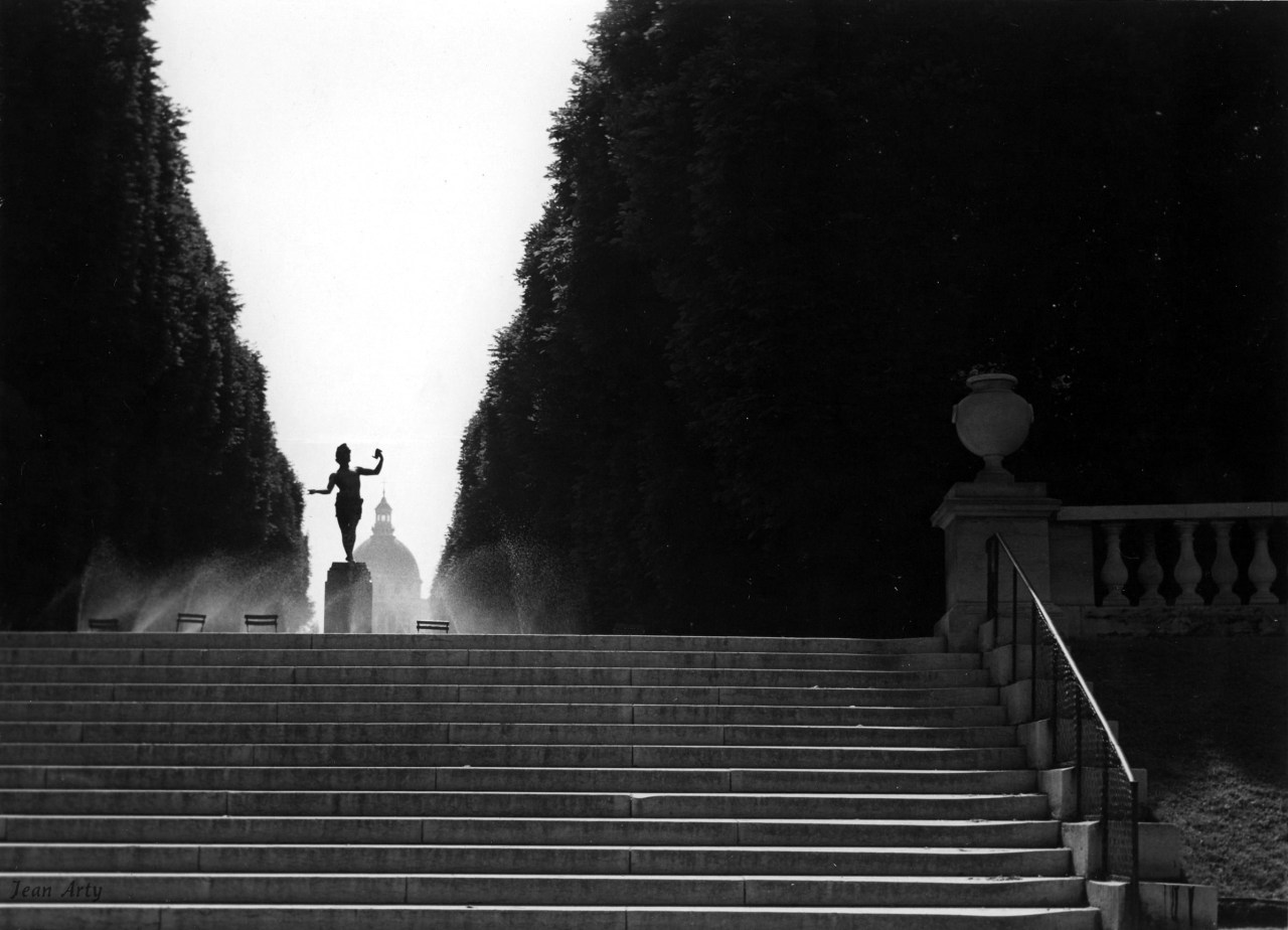 mimbeau:
“Luxembourg gardens
Paris 1950s
Jean Arty
”