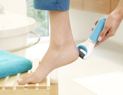 weightlosstips4you:  Gentle on your #feet and easy to use - Amope Pedi Perfect #Electronic #Pedicure Foot File  ► http://amzn.to/14hqvY9 ◄