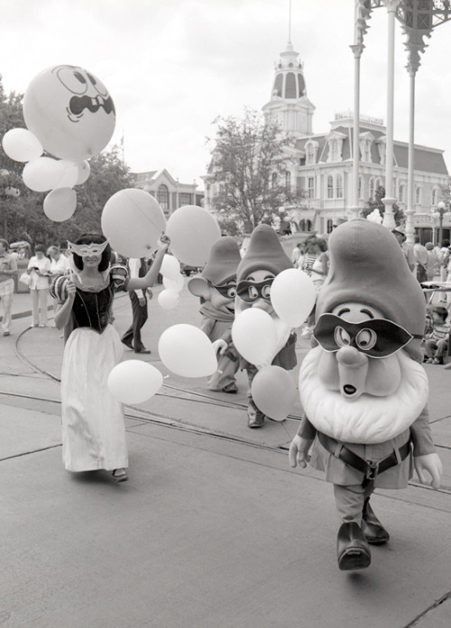 Snow White and her dwarfs Trick-or-Treating in 1977.