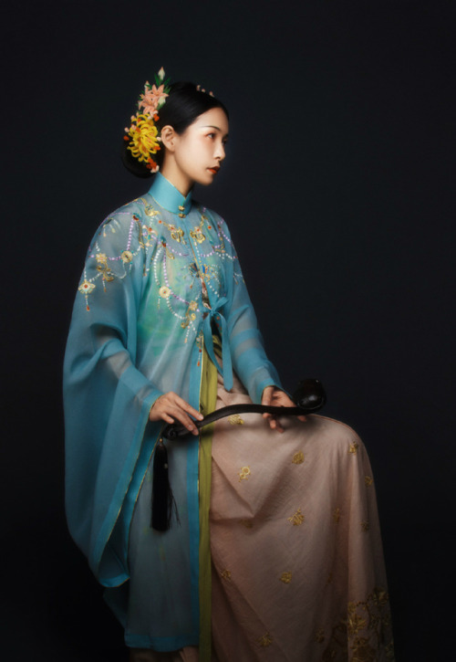 Traditional Chinese hanfu by 筼柒风雅摄影