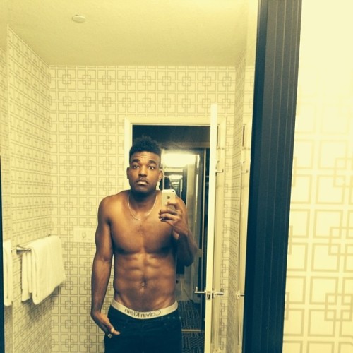 creamgetdamoney:  Damn. Luke James got ass. adult photos